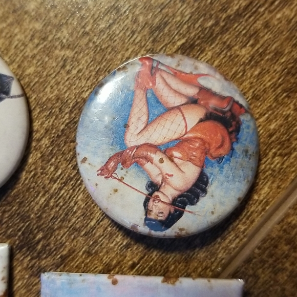 Bettie Page Pin Bundle - Picture 2 of 5